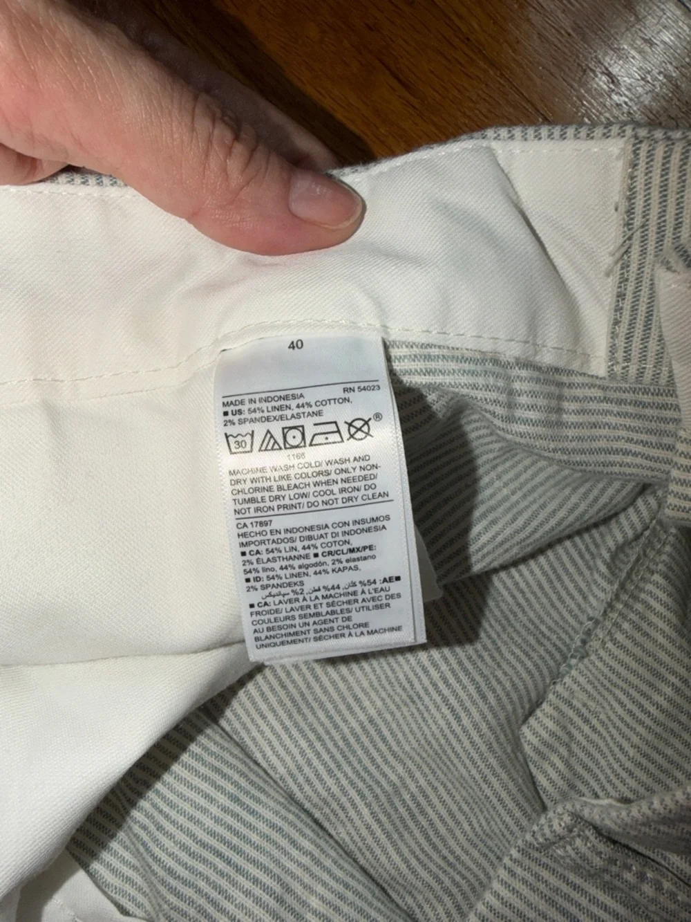 Old Navy Men's Light Gray Seersucker Flat-Front Shorts